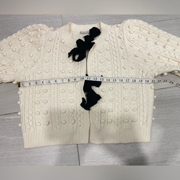 Alice + Olivia Kitty puff-sleeve cardigan cream with black bows size large - Picture 8 of 9